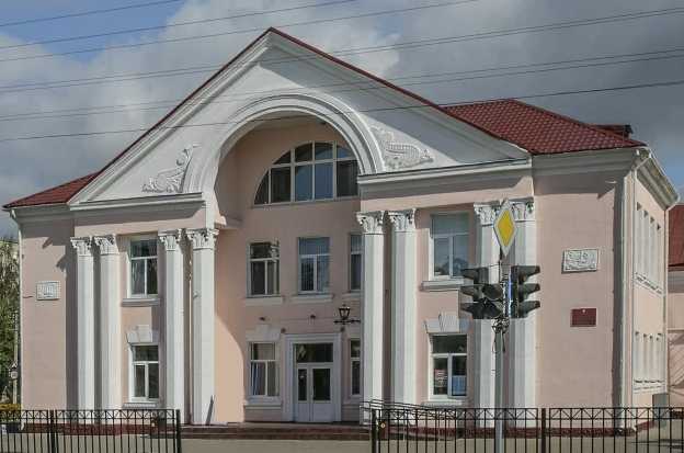 Заказать автовышку в Любани